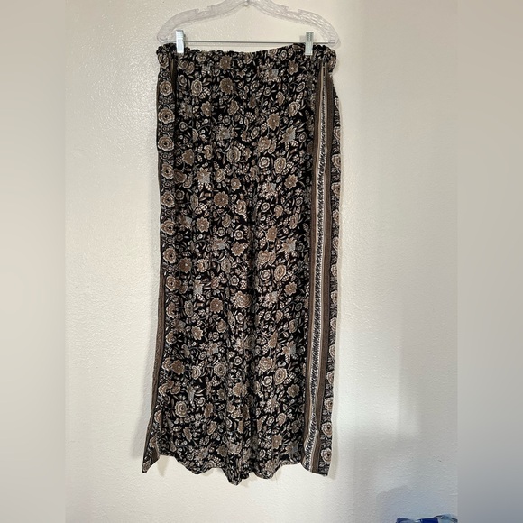 American Eagle High Rise Flowy Wide Leg Pull On Pattern Pants - Picture 2 of 5